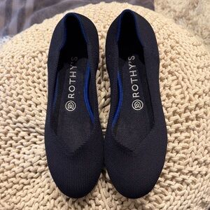 Rothy's Women's Black and Blue Flats